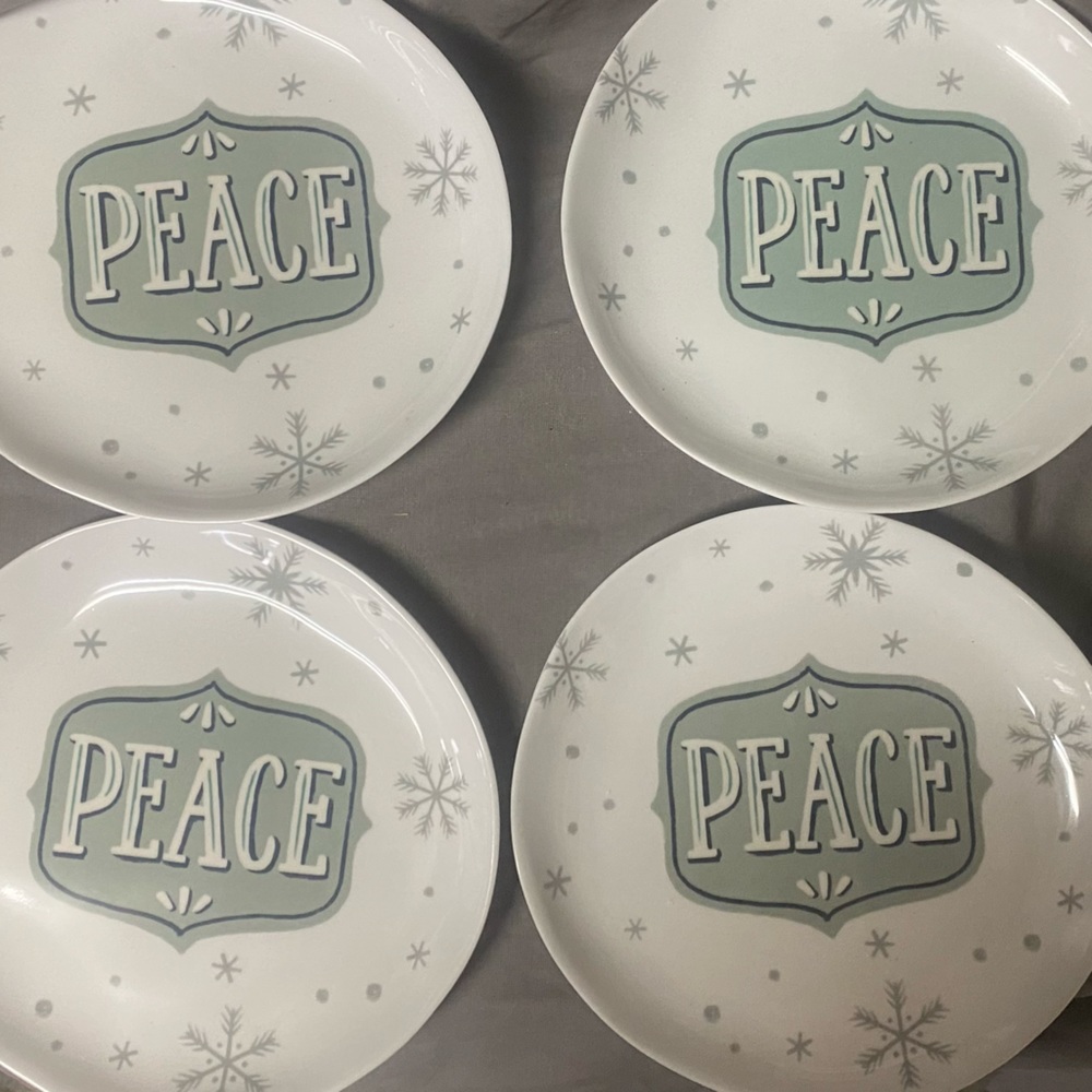Target Wonderland PEACE Plates